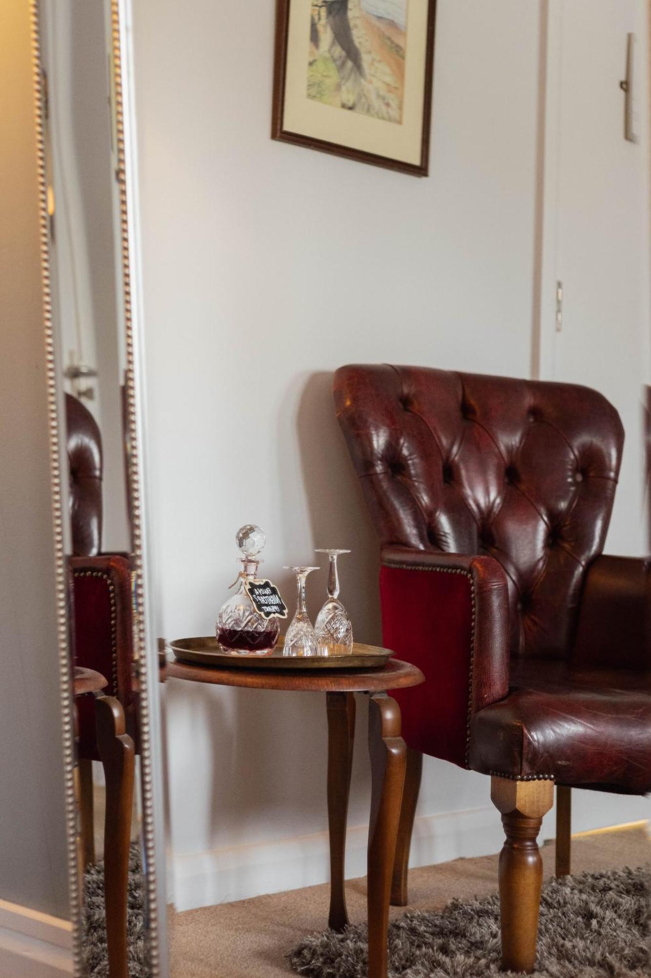 The Devonshire Arms Hotel Baslow Room photo