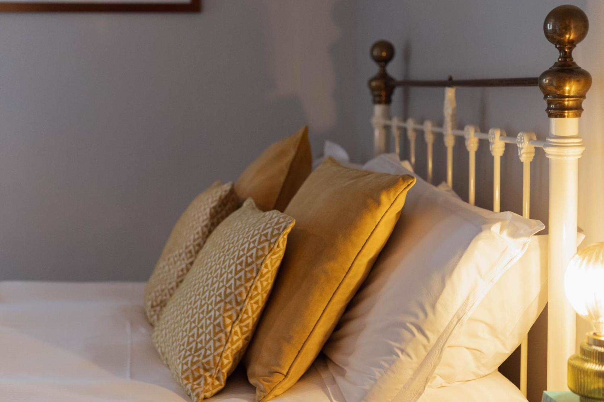 The Devonshire Arms Hotel Baslow Room photo