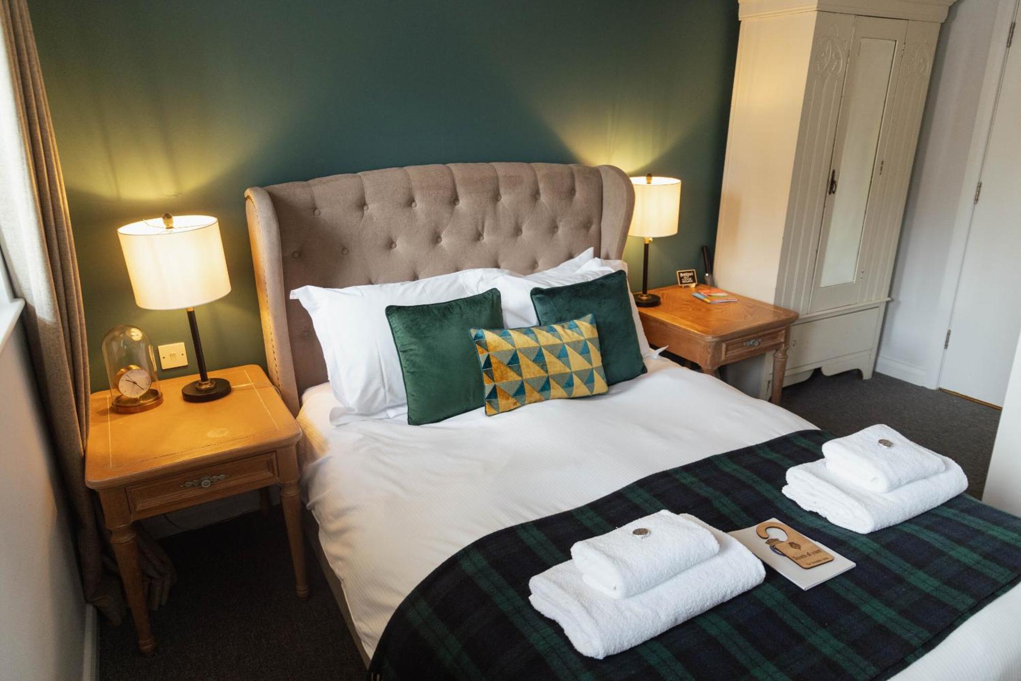 The Devonshire Arms Hotel Baslow Room photo