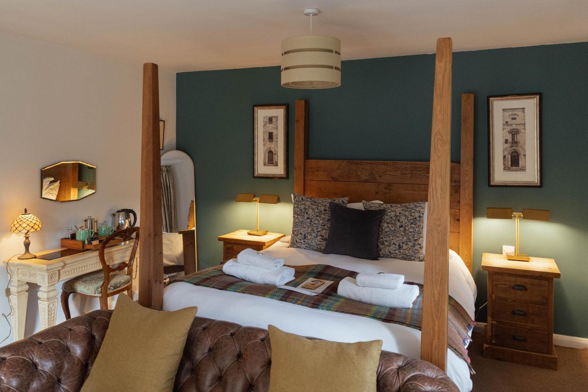 The Devonshire Arms Hotel Baslow Room photo