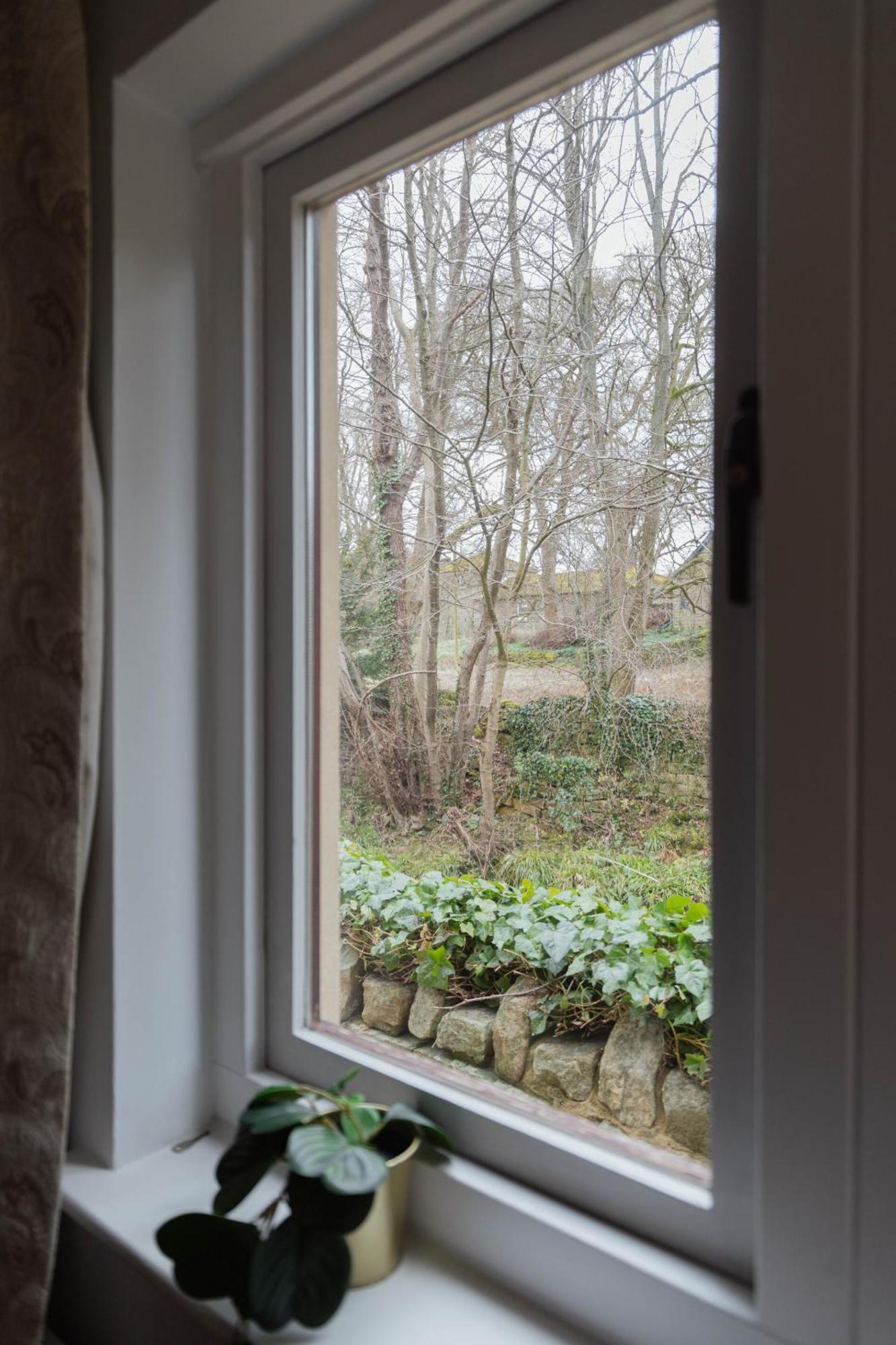 The Devonshire Arms Hotel Baslow Room photo